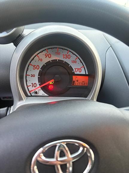 Toyota Aygo 4 of 6