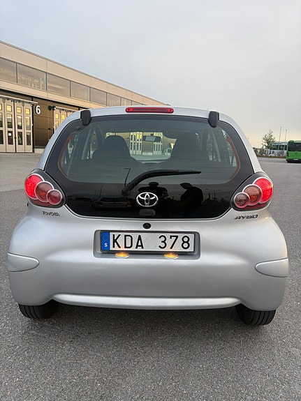 Toyota Aygo 3 of 6