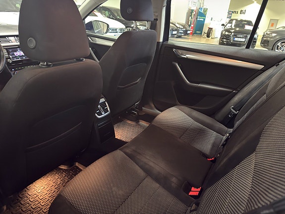 Skoda Octavia 14 of 18