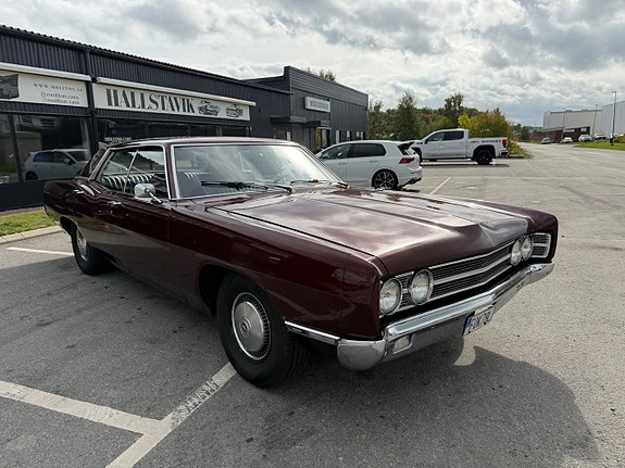 Ford Galaxie 3 of 18