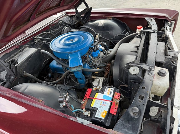 Ford Galaxie 16 of 18