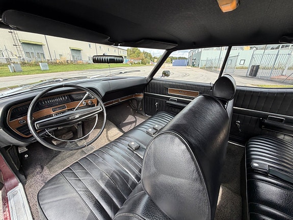 Ford Galaxie 11 of 18