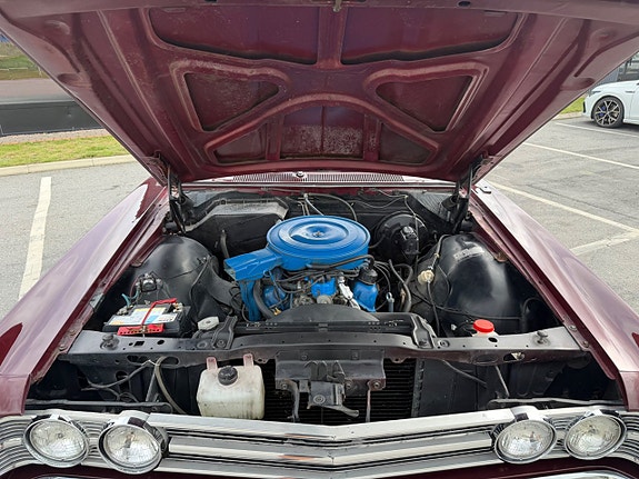 Ford Galaxie 15 of 18