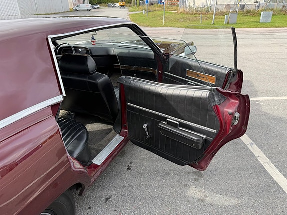 Ford Galaxie 14 of 18
