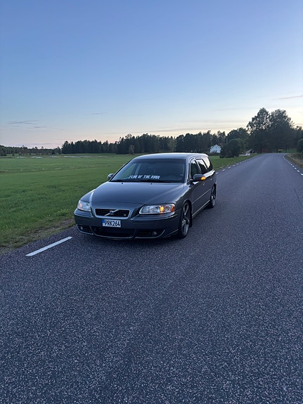 Volvo V70 5 of 12