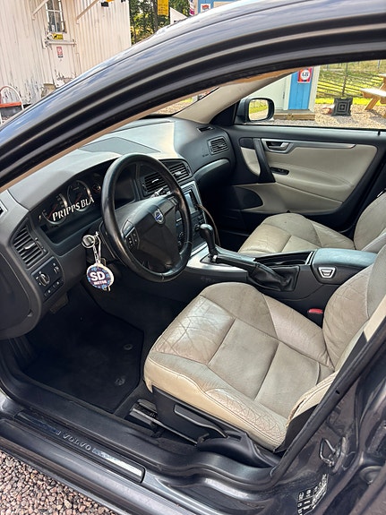 Volvo V70 9 of 12