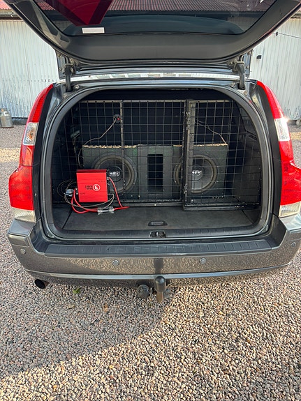 Volvo V70 12 of 12