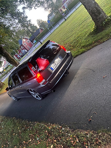 Volvo V70 7 of 12