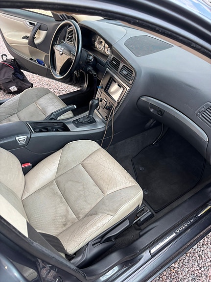Volvo V70 10 of 12