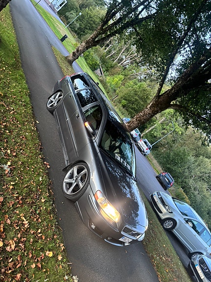 Volvo V70 4 of 12