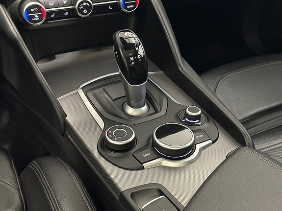 Alfa Romeo Giulia 26 of 26