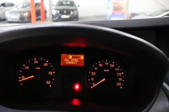 Renault Trafic 9 of 13