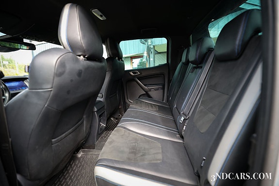 Ford Ranger Raptor 12 of 21
