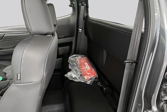Isuzu D-max 9 of 14