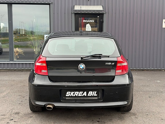 BMW 118d 6 of 14