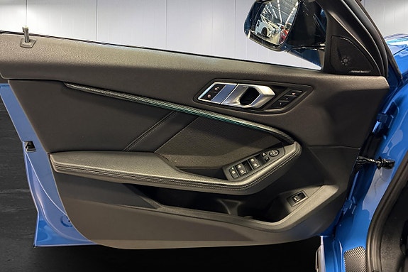 BMW M135i 13 of 23