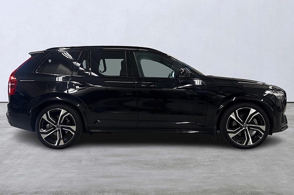 Volvo XC90 3 of 22