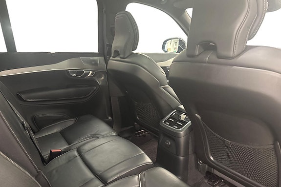 Volvo XC90 11 of 22
