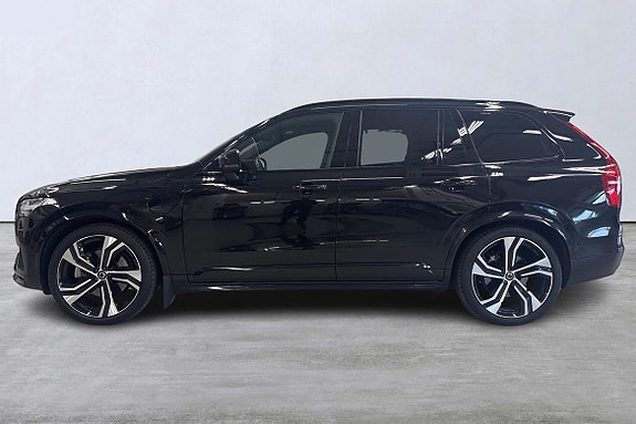 Volvo XC90 2 of 22