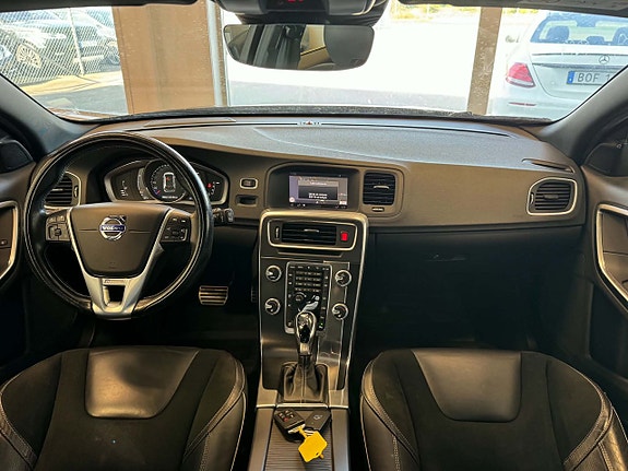 Volvo V60 9 of 26