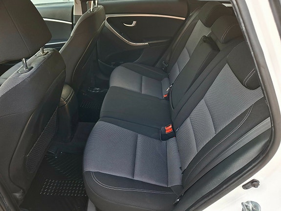 Hyundai i30 14 of 15