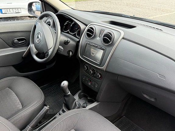 Dacia Logan 13 of 21