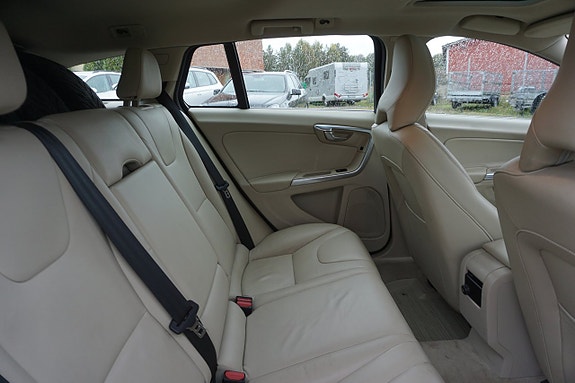 Volvo V60 6 of 9