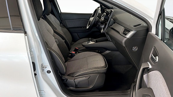 Renault Captur 3 of 22
