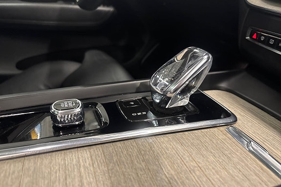 Volvo XC60 14 of 21