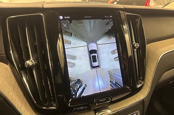 Volvo XC60 16 of 21