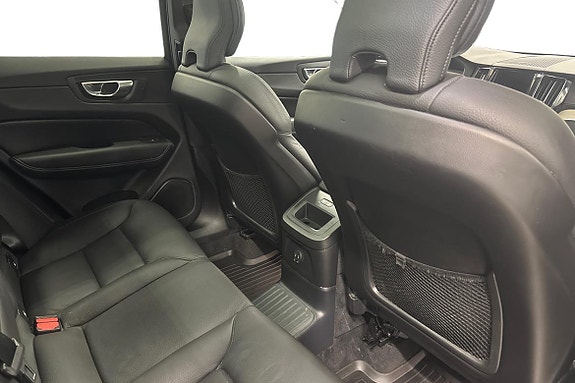 Volvo XC60 11 of 21