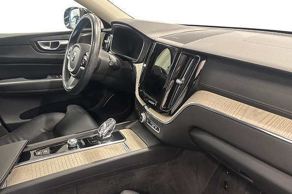 Volvo XC60 10 of 21