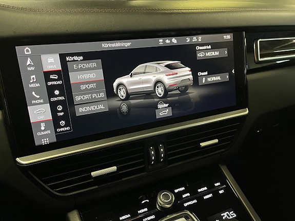Porsche Cayenne 29 of 30