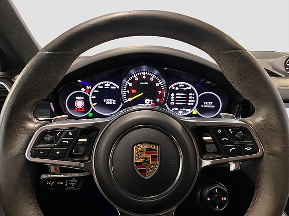 Porsche Cayenne 11 of 30