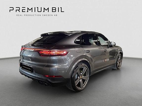 Porsche Cayenne 7 of 30