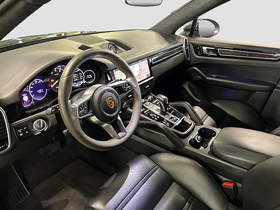 Porsche Cayenne 10 of 30