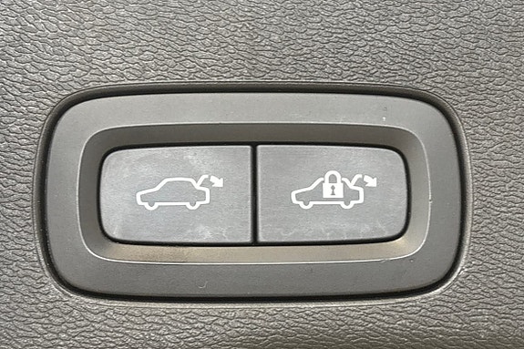 Volvo XC60 17 of 22