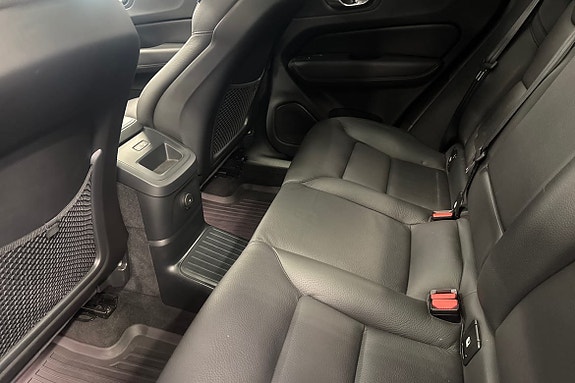 Volvo XC60 12 of 22