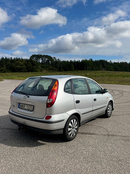 Nissan Almera Tino 3 of 7