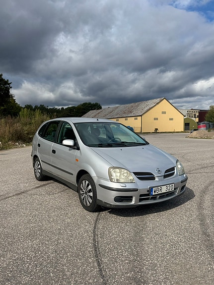Nissan Almera Tino 2 of 7