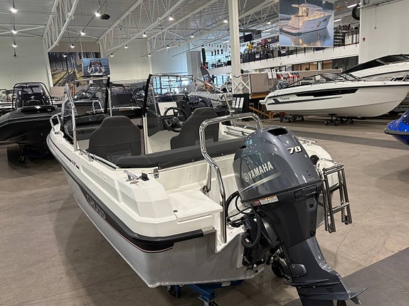Yamarin Cross 54 BR -22 ink. Yamaha F70 Få gångtimmar! 6 of 10