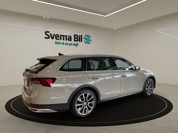 Skoda Octavia Scout 6 of 13