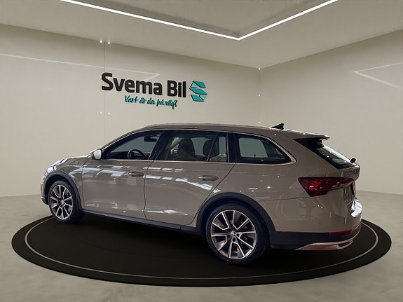 Skoda Octavia Scout 4 of 13