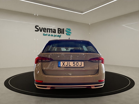 Skoda Octavia Scout 5 of 13