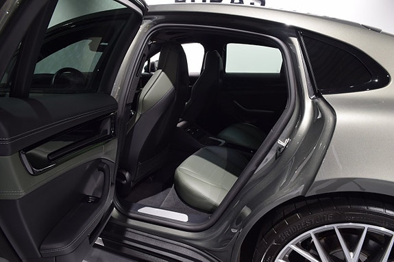 Porsche Panamera 4 10 of 18