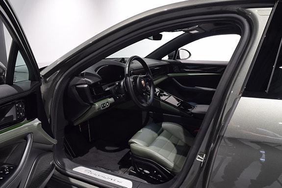 Porsche Panamera 4 7 of 18