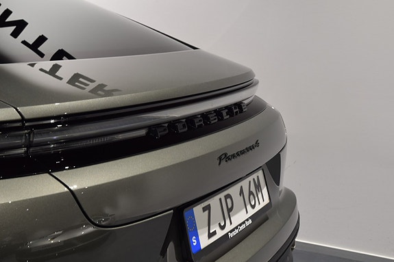 Porsche Panamera 4 15 of 18