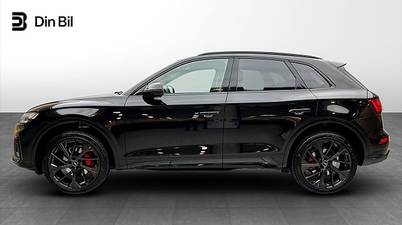 Audi Q5 2 of 17