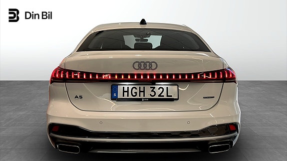 Audi A5 6 of 17