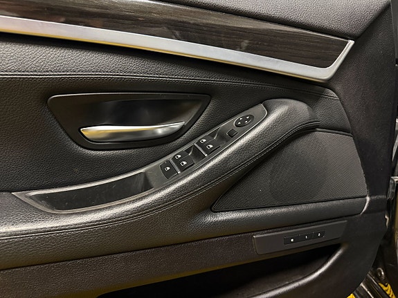 BMW 523i 24 of 30